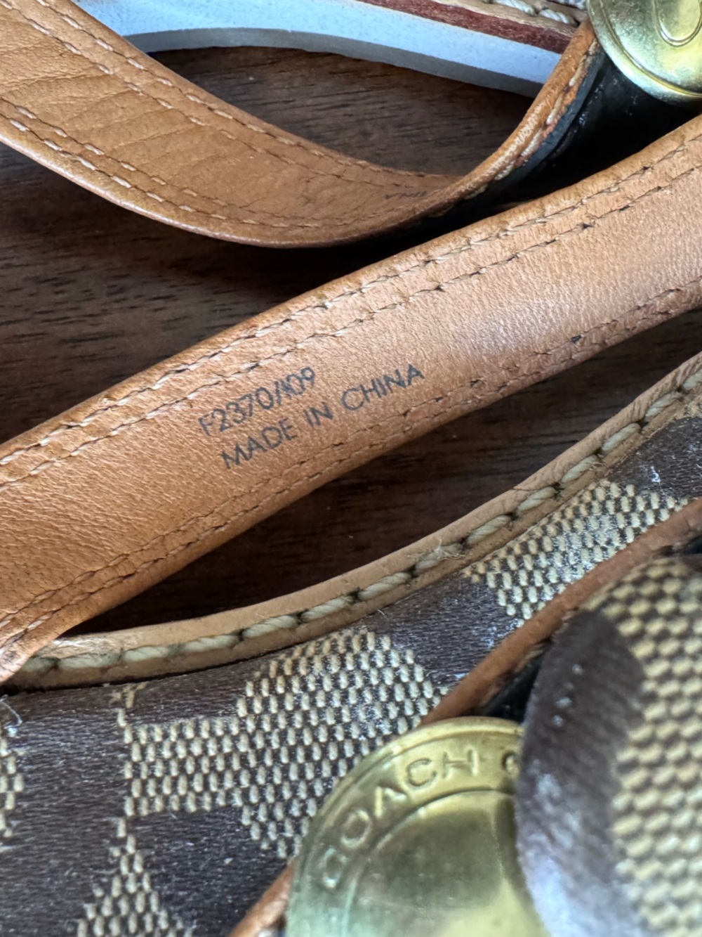 Coach Women’s Vintage Dyan Button‎ Jewel Flip Flop Sandals Size 6 Brown - Picture 5 of 7